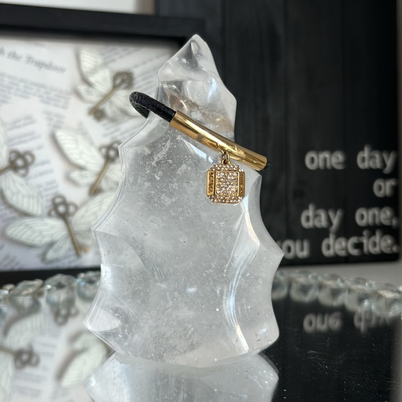 Henri Bendel Gold and Green Bracelet - Picture 4 of 8